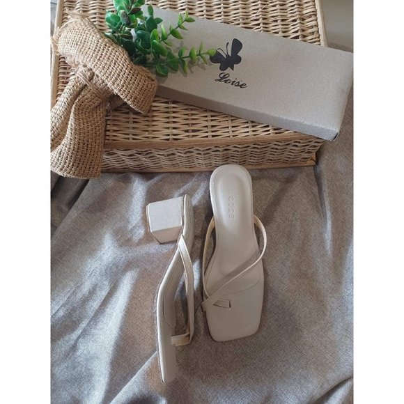 Sandals - Picture 2 of 6